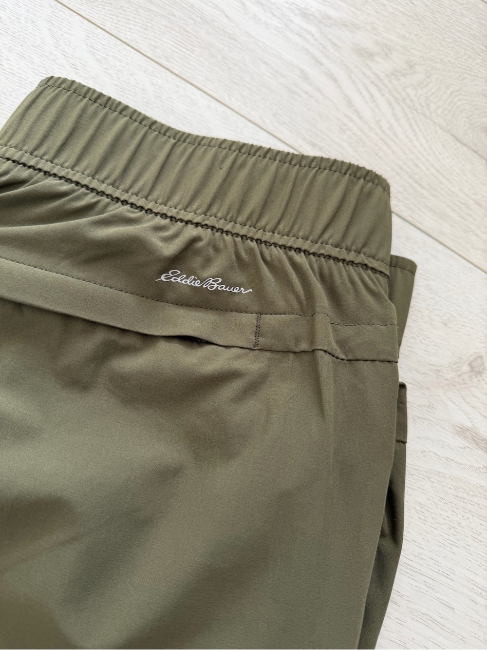 Eddie Bauer Women's Departure Ankle Pants Green Small